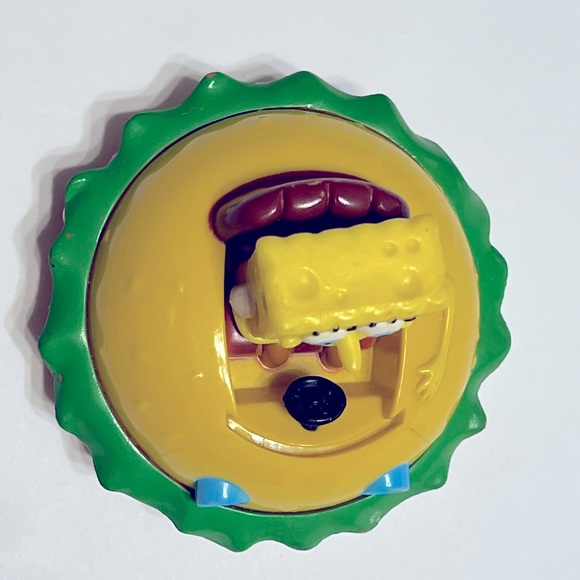 SpongeBob SquarePants Riding Hamburger - Picture 6 of 9